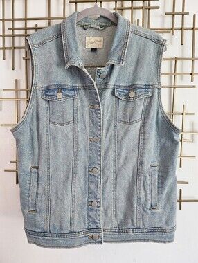 Girls XXL - Universal Thread- Light Blue Denim Vest